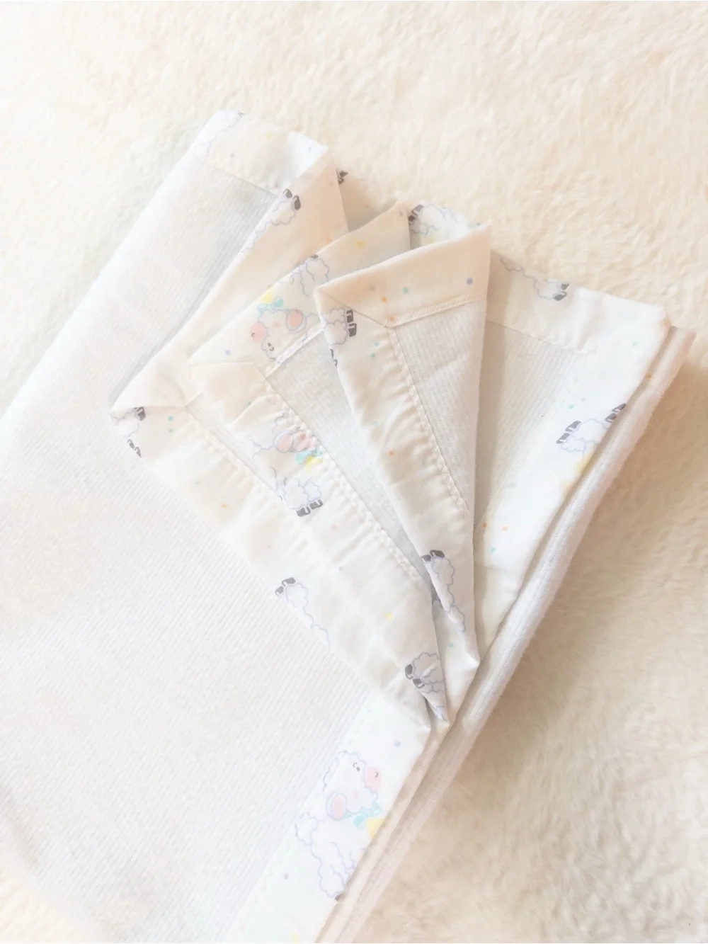 Vintage 90s Crib Blanket Lamb Print Trim White Cotton Baby Blanket 52”x34.5”